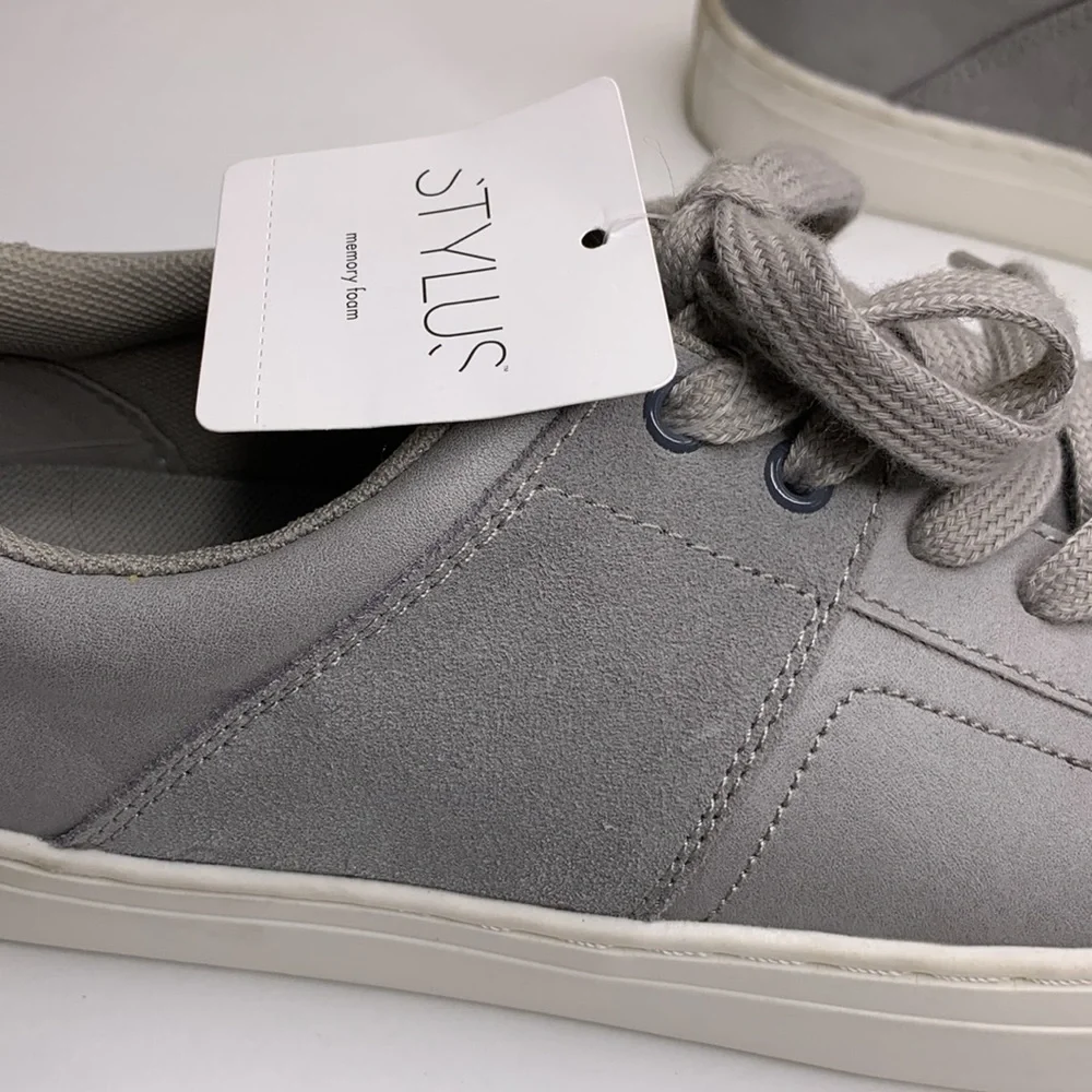 STYLUS Sneakers Gray Suede Trim SAUNTER Memory Foam Insoles NWT 8 Medium